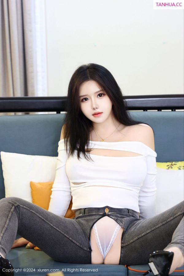   [XiuRen]高清写真图 2024.07.12 No.8853 小薯条nienie 性感美乳第62张图片